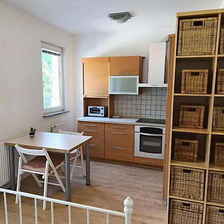アパート Cozy And Affordable Apartment! リュブリャナ