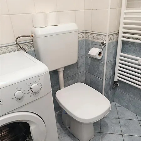 Cozy And Affordable Apartment! *