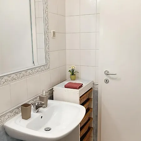 Cozy And Affordable Apartment!